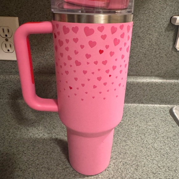 EUC Target 2025 limited edition Valentines Day Stanley Pink Heart Tumbler - Picture 2 of 6